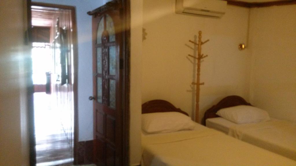 לואנג פרבאנג Phousi Guesthouse 2 מראה חיצוני תמונה