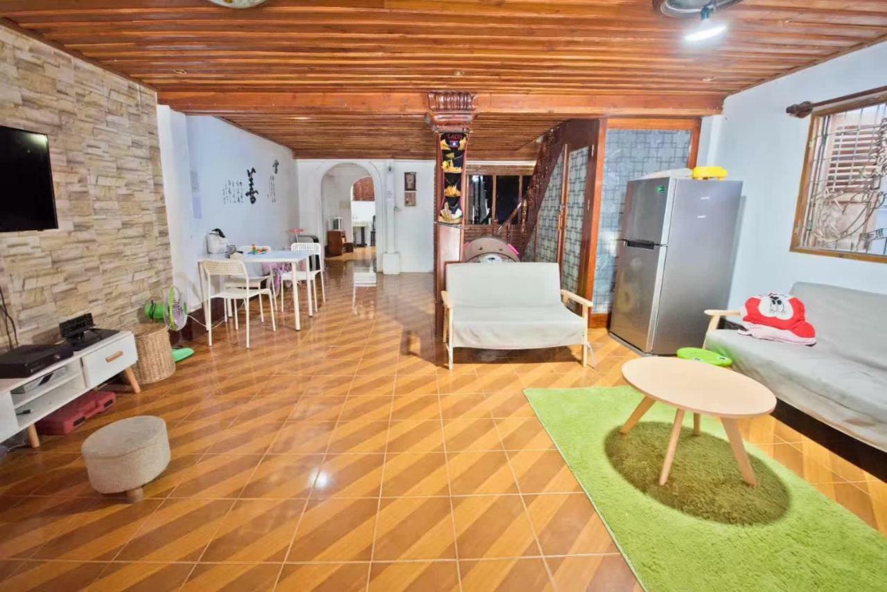 לואנג פרבאנג Phousi Guesthouse 2 מראה חיצוני תמונה