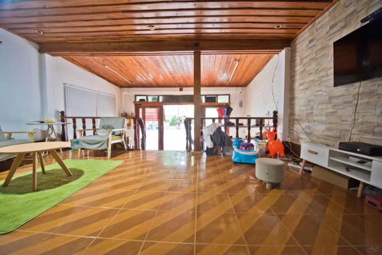 לואנג פרבאנג Phousi Guesthouse 2 מראה חיצוני תמונה